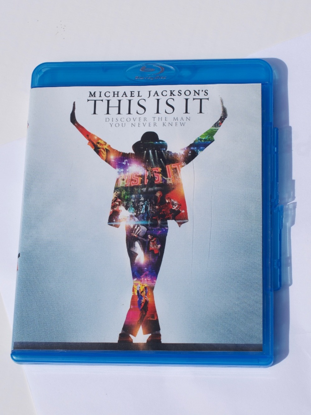 Michael Jackson's This Is It Blu-ray 2009/Disc is flawless/Clasp is broken